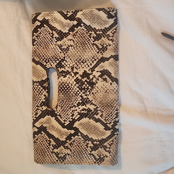 Clutch/Handbag - Picture 4 of 10